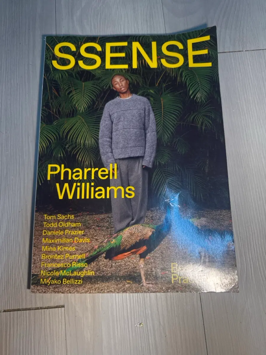 SSENSE 파렐 윌리엄스 커버 매거진 잡지