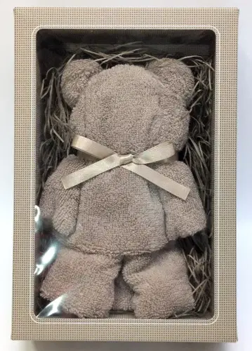 메디콤 토이 베어브릭 30주년 기념 전시회 타월