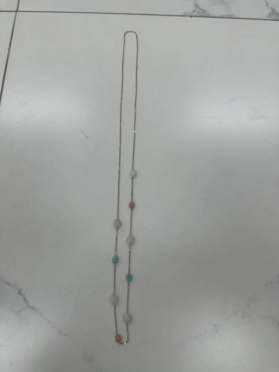 . 멀티 컬러 스톤 골드톤 롱 목걸이 총장 90cm 상태최상 보관품 2.5만원판매합니다