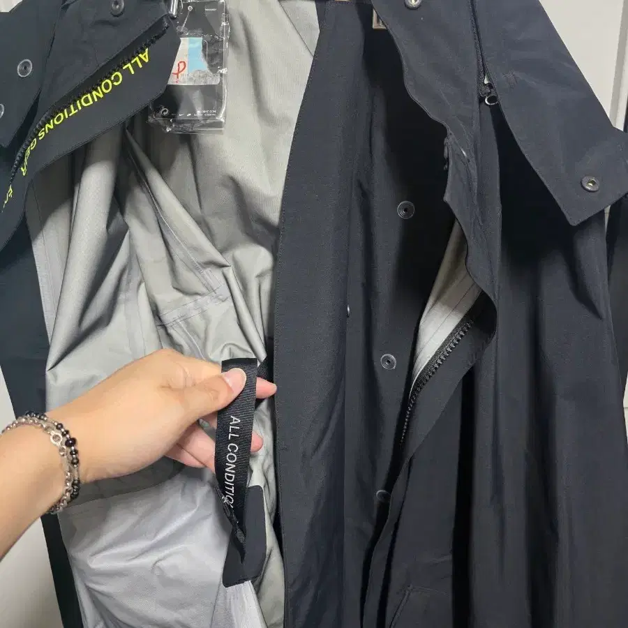 나이키 acg 아크로님 고어텍스 xl 네온 코트