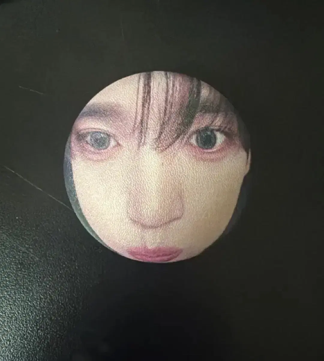 히얼앤나우 제로베이스원 앤더블 한유진 뱃지