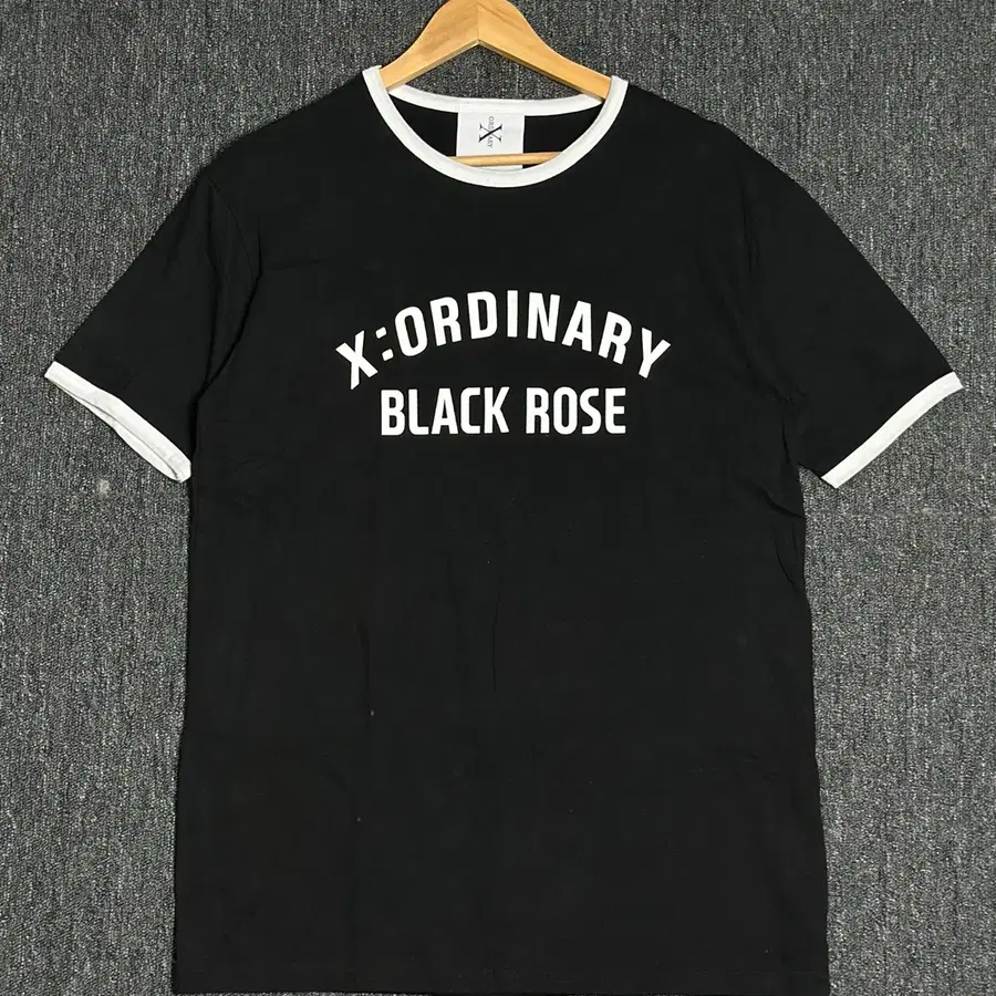 ORDINARY 블랙 로즈 링거 티셔츠 52
