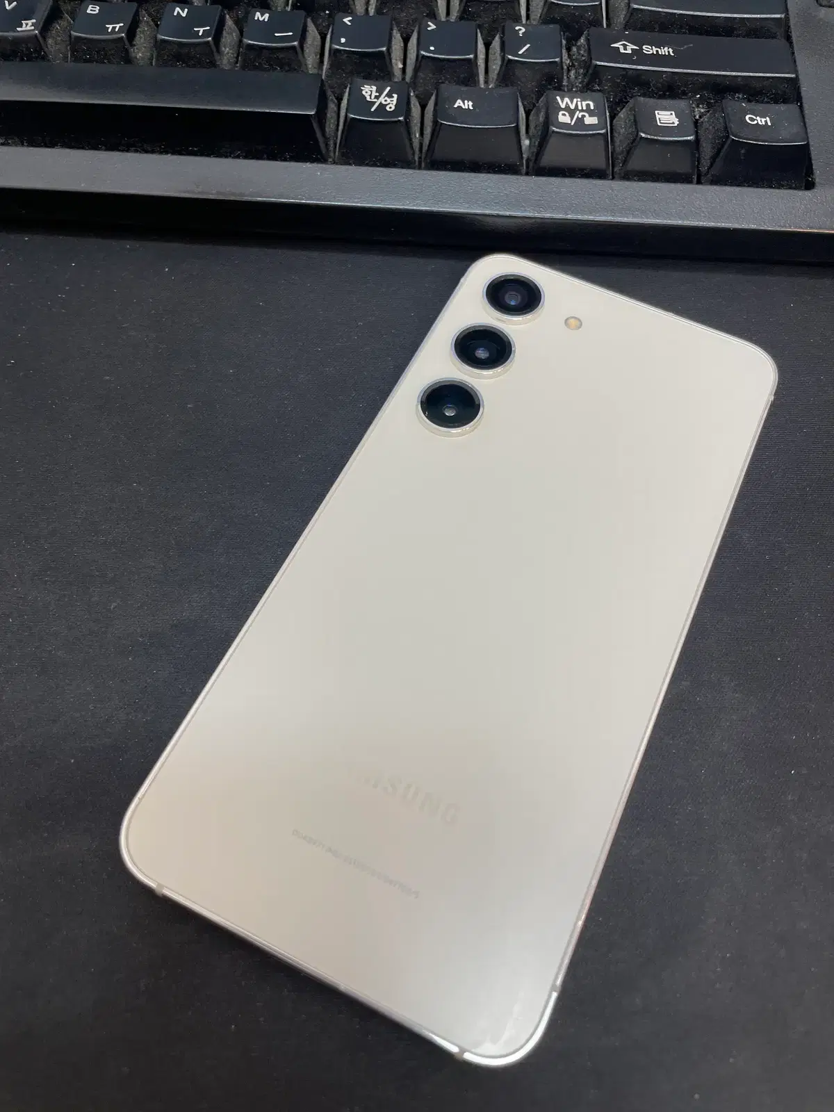 갤럭시S23 크림 256GB 무잔상 상태좋은 중고39만5천팝니다