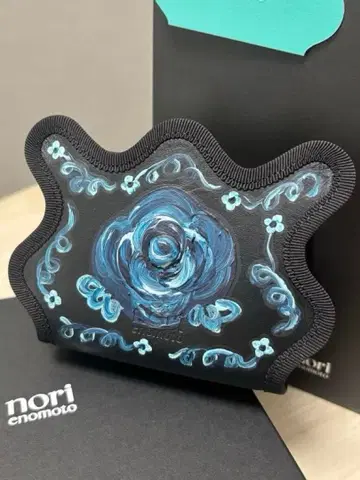 nori enomoto 손그림 로즈 패턴 3단 폴더형 지갑
