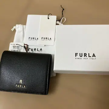 FURLA 이단 접이식 지갑 블랙 정가 28,600엔