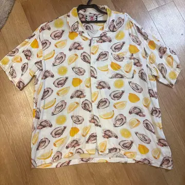 SON OF THE CHEESE 오이스터 레몬 패턴 반팔 셔츠