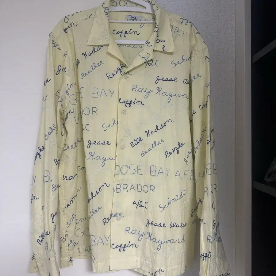 보디 자수 셔츠 판매합니다(L/XL)