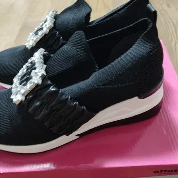 attagirl 비쥬 장식 스니커즈 블랙 LL