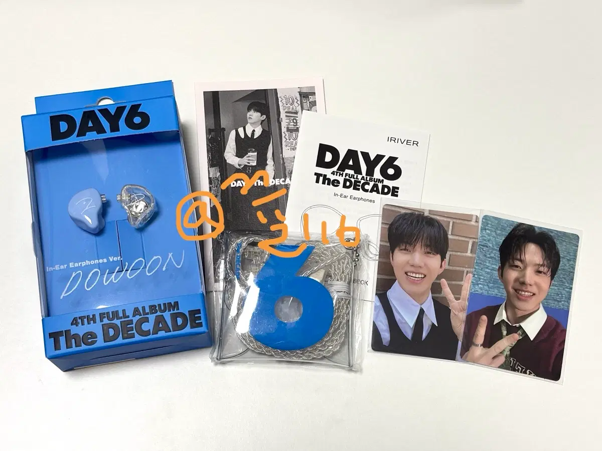 DAY6 4집 The DECADE 인이어 이어폰 도운 포토카드 포함 양도 판매