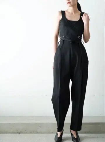 UJOH 2턱 테이퍼드 팬츠