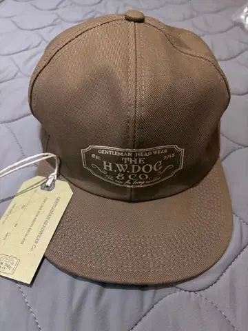 The HWDOG&CO 캡
