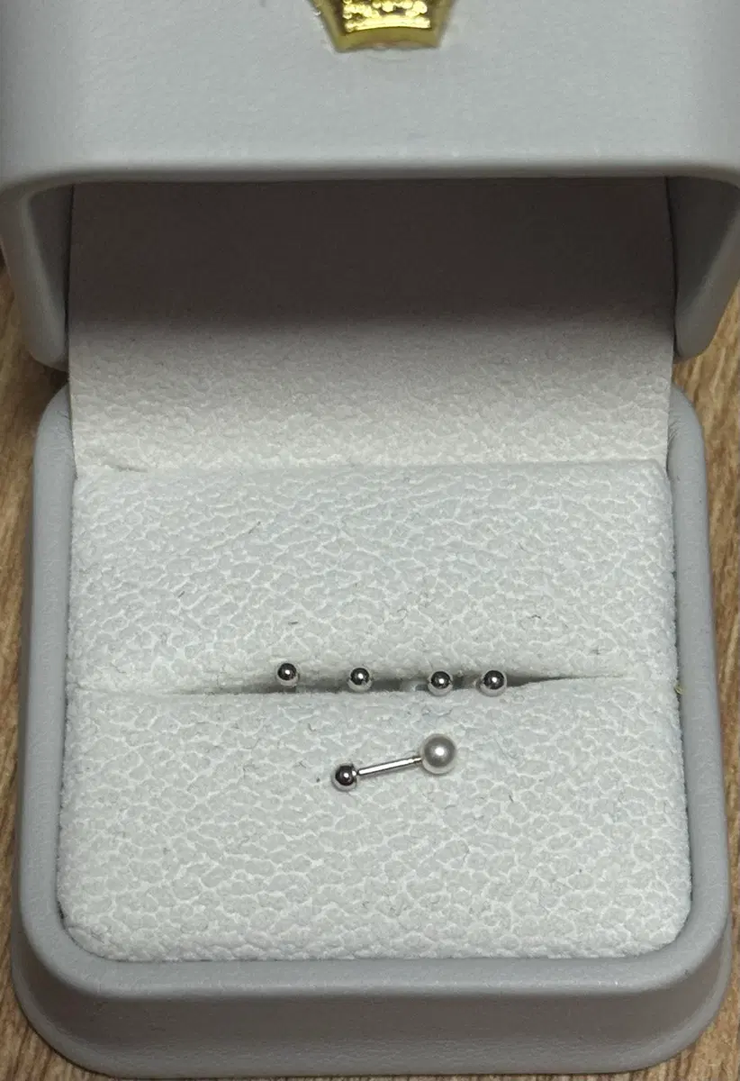 새상품) 14k 2mm 화이트골드 볼피어싱