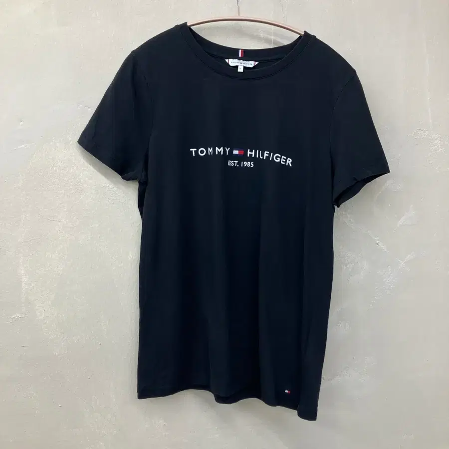 타미힐피거 반팔티 블랙