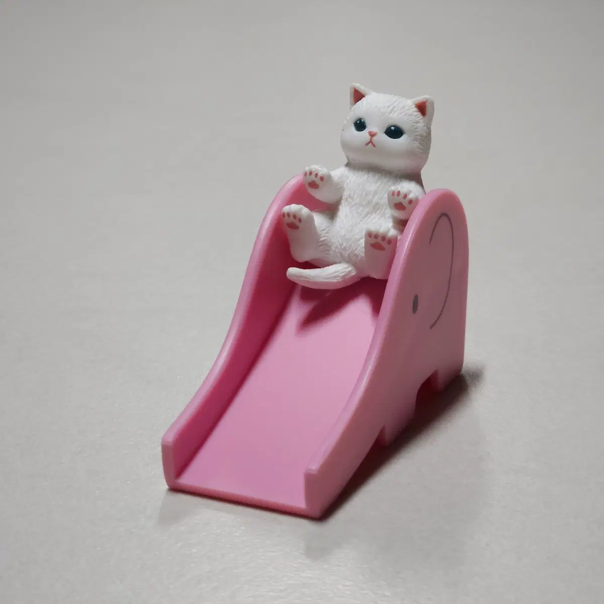 모프샌드 미끄럼틀 가챠 흰냥이