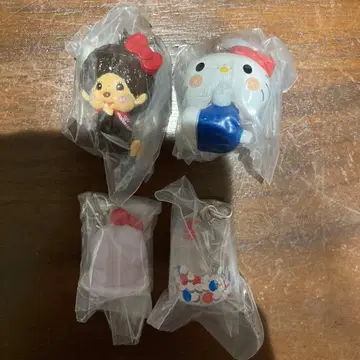 몽치치 x 헬로키티 메지루시 액세서리 4종 세트 세미 컴프