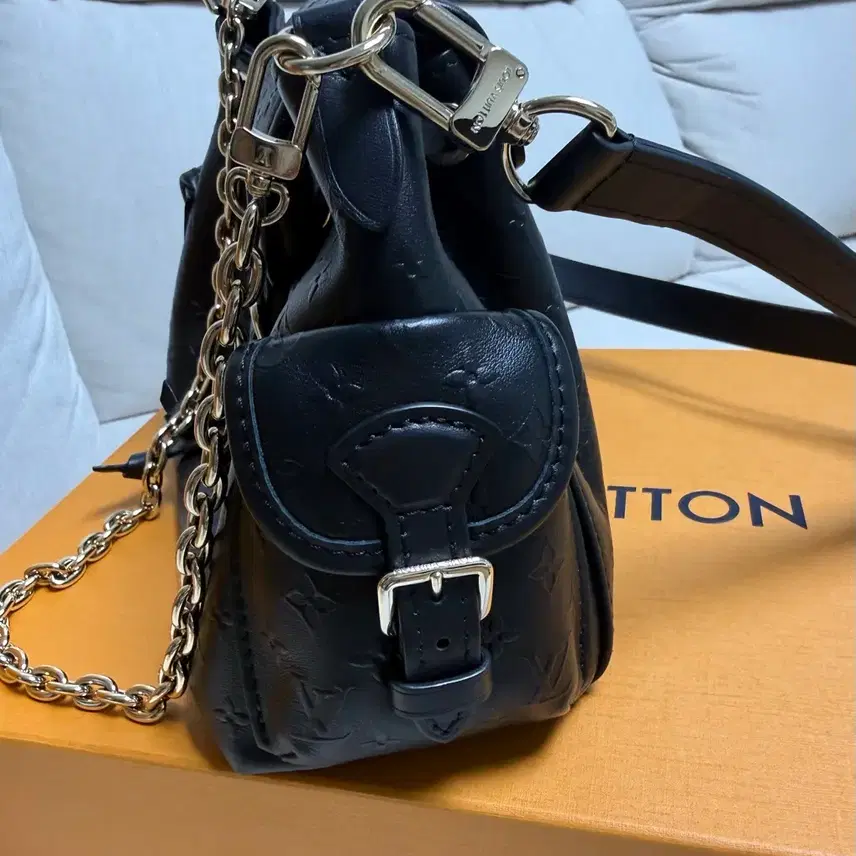 루이비통 오디세이 블랙 M25554 / 한정판 사진 4