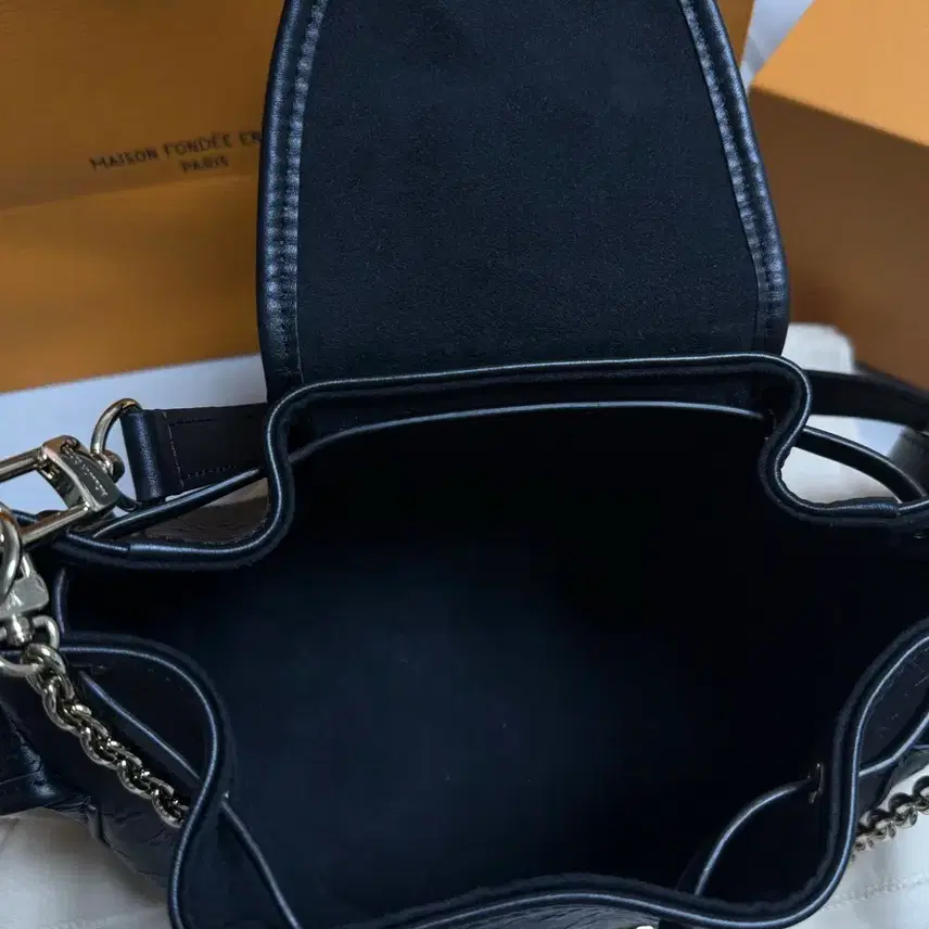 루이비통 오디세이 블랙 M25554 / 한정판 사진 7