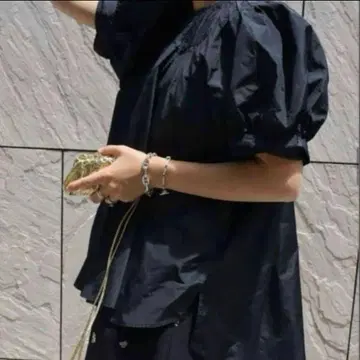 machatt 마차트 이탈리안 턱 메모리 블라우스 블랙