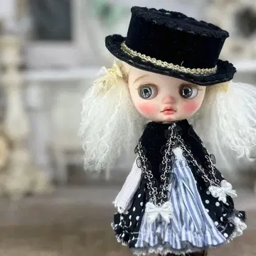 M07 미디 브라이스 아웃핏