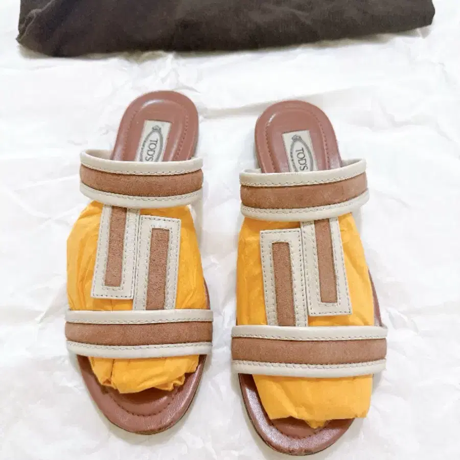 TOD'S 토즈 샌들 36.5. 235mm