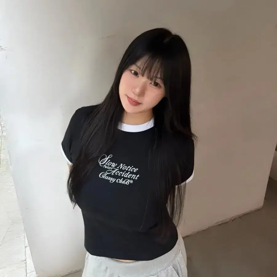 무신사 클래씨클럽 트위스트 링거 베이비 티 블랙
