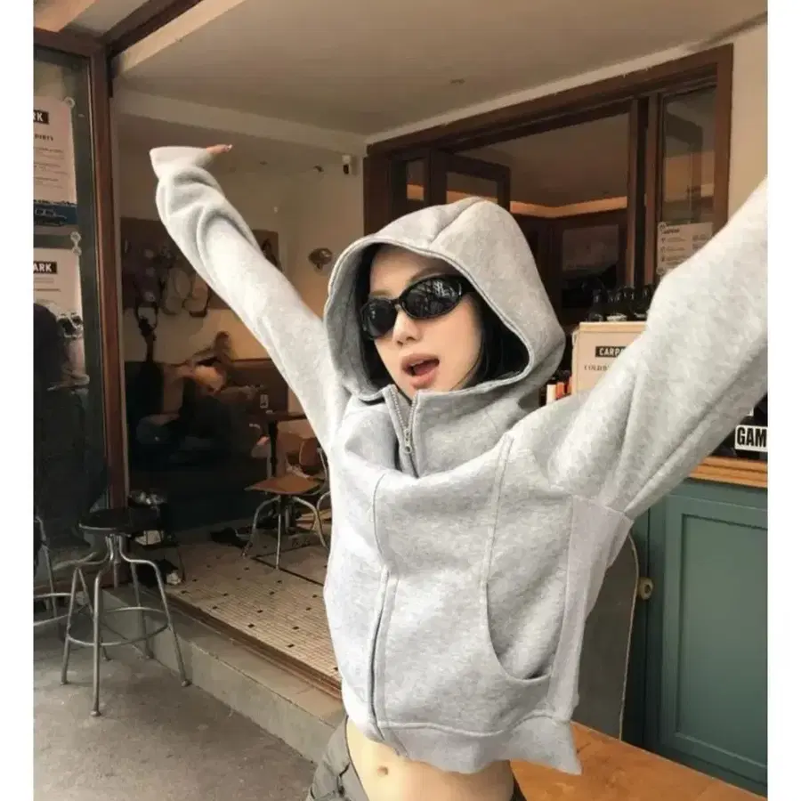 에이블리 아워비 하이넥 데일리 힙 후드집업