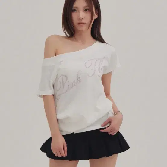 포어링 핑크 플래그 박스 티