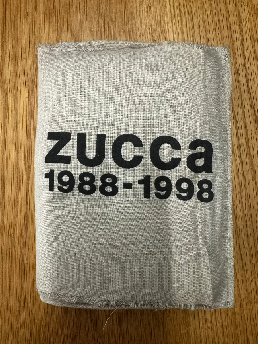 주카, 일본의 패션 브랜드 zucca 의 10주년 아카이브 비쥬얼북 1998년 발매