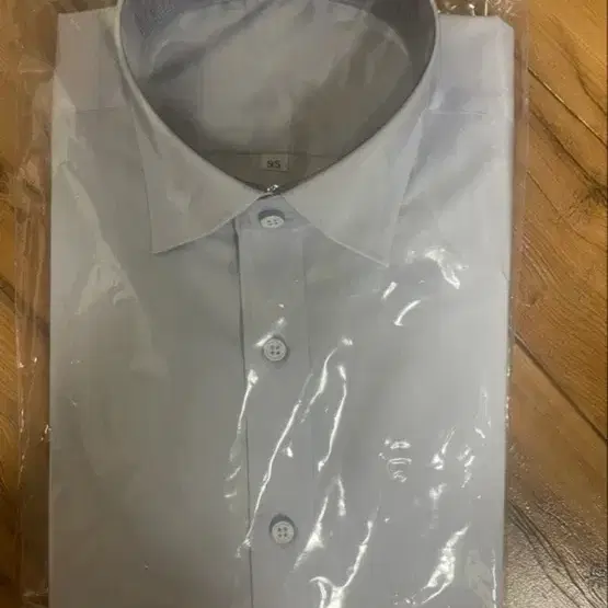긴팔 하늘색 슬림핏 셔츠 95