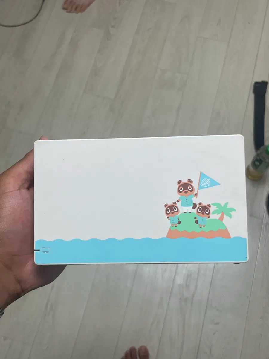 [중고] 닌텐도 스위치 동숲 에디션 정품 독 + 정품 충전기 (뒷커버 X)