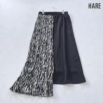 새상품급 HARE 하레 하프 플리츠 스커트 제브라 패턴 플레어 스커트