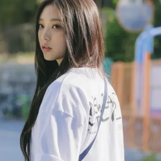 뉴진스X후지와라 히로시 콜라보 티셔츠 L