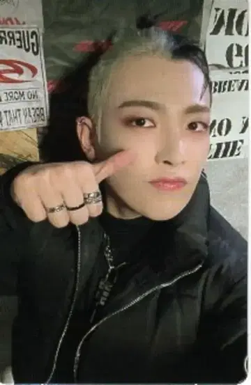 ATEEZ THE WORLD EP.1: MOVEMENT HONG JOONG 트레이딩 카드 A