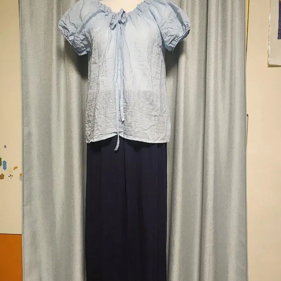 소라색 블라우스