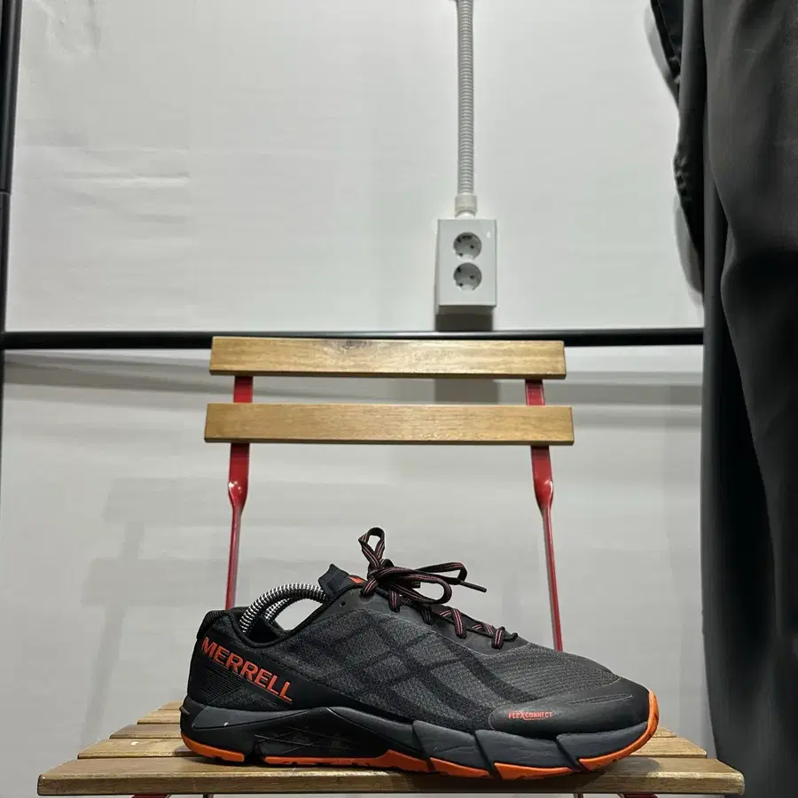 UK8.5 275) 머렐 트레킹화 남성 남자 트레일 러닝화 블랙/오렌지