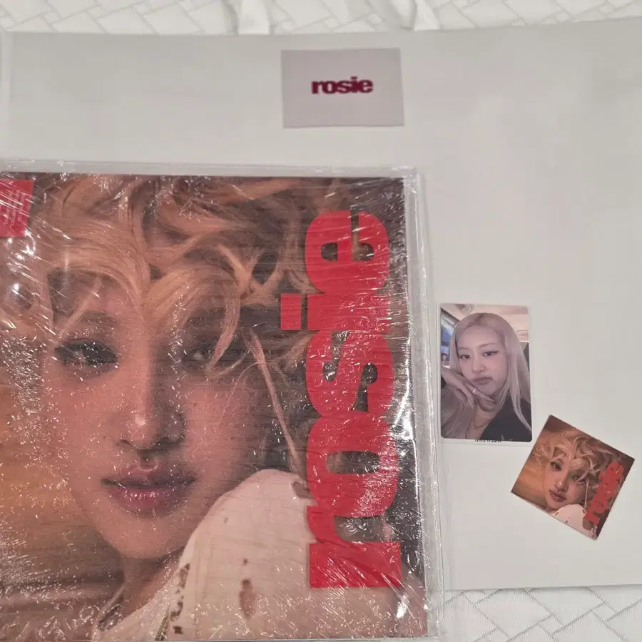 로제 미개봉 앨범, 팝업 포카, qr코드,팝업 종이봉투 (LP아님)