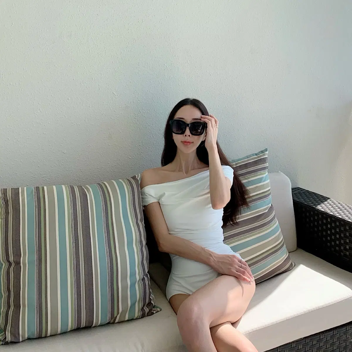 안단테나인 오프숄더 수영복