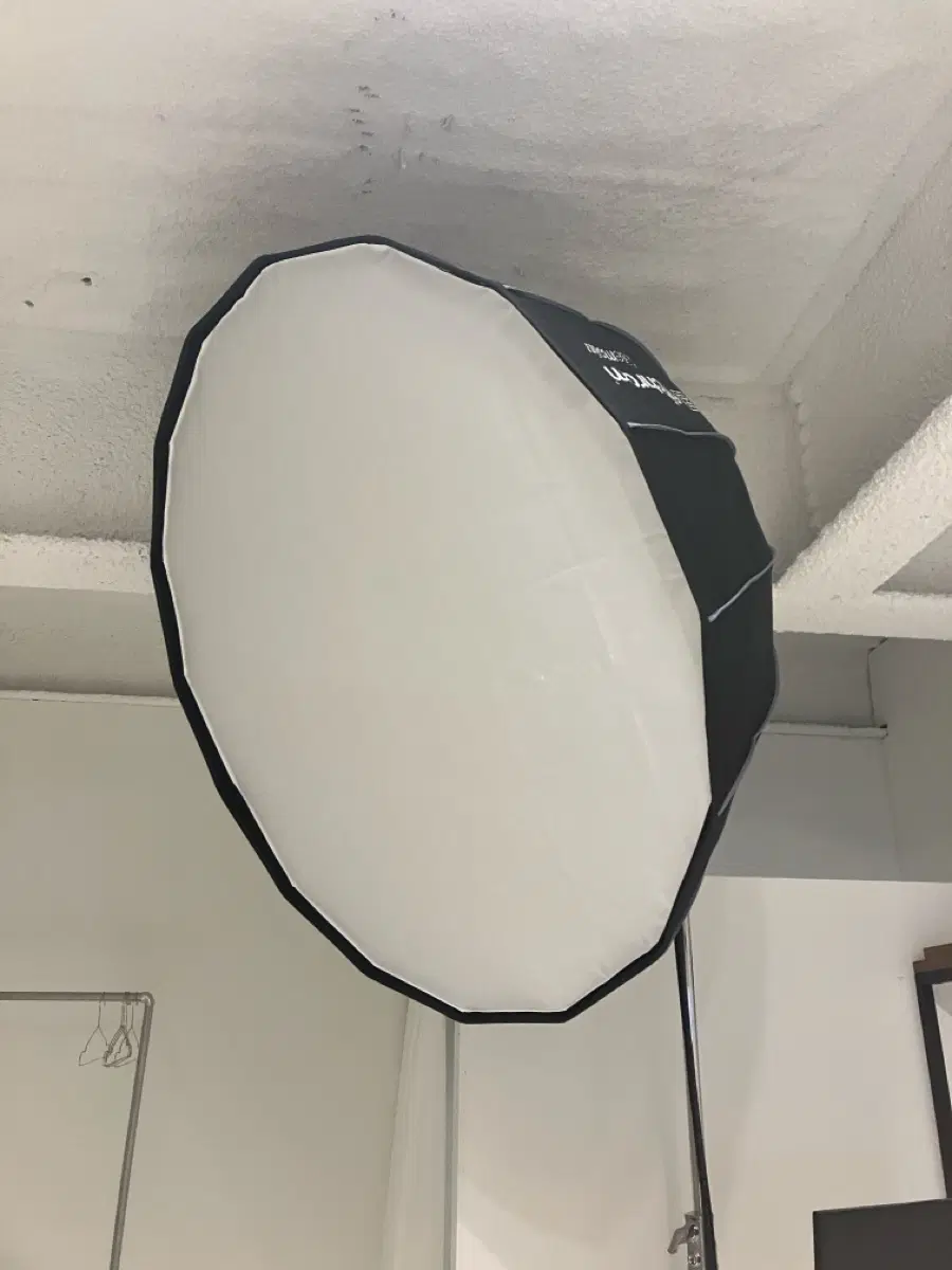 엘린크롬 28004 litemotiv 소프트박스 120cm+보웬스 브라켓