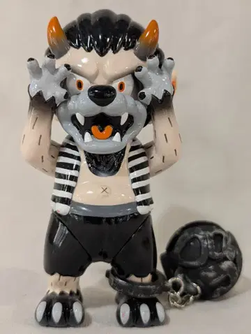 LOWBLISS TOY ECHOES GALLERY AWOO Pugsley Ver.