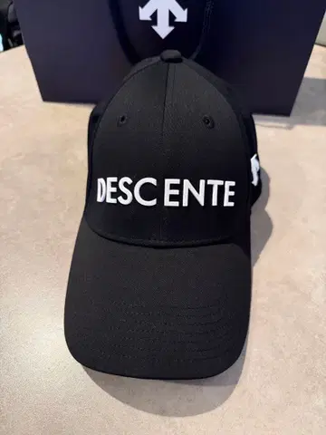 [주말 한정 가격 인하] DESCENTE 골프 캡 블랙