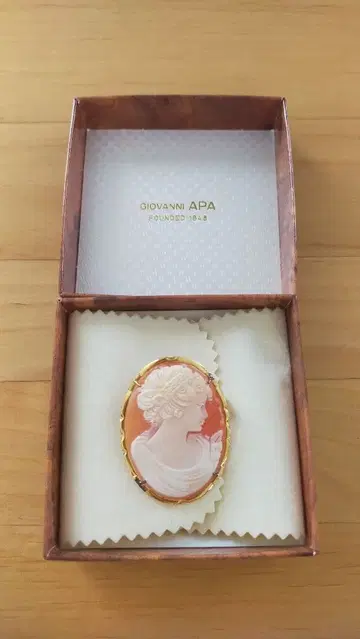 Giovanni APA 조반니 아파 쉘 카메오 브로치 925
