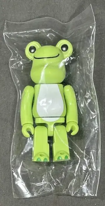 MEDICOMTOY BE@RBRICK SERIES 46 ANIMAL [ 개구리 피클스 ]