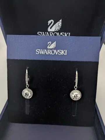 [ 새상품급/정품 ] 스와로브스키 SWAROVSKI 크리스탈 귀걸이