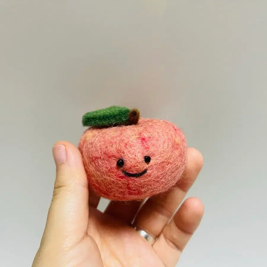 (새상품)납작복숭아 키링 팝니다