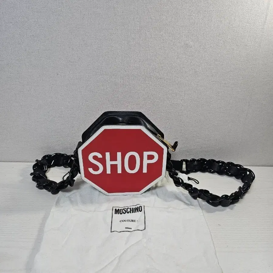모스키노 부티크 SHOP 체인백 정품 (백화점 구매)