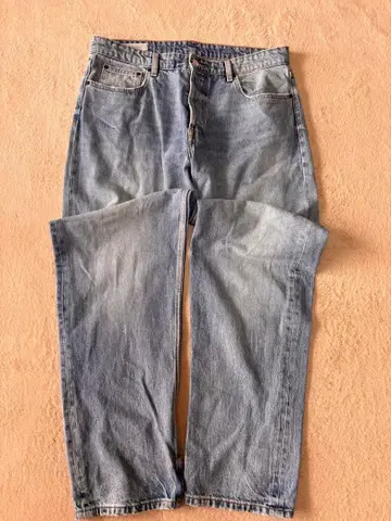 [ 완판템 ] Zara straight fit blue denim w34