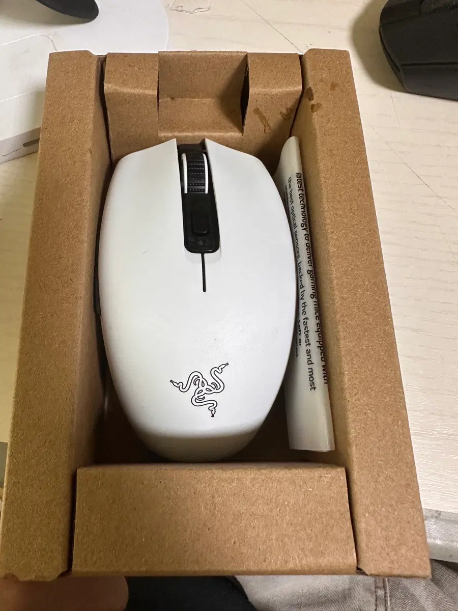 레이저 오로치 v2 화이트 에디션
