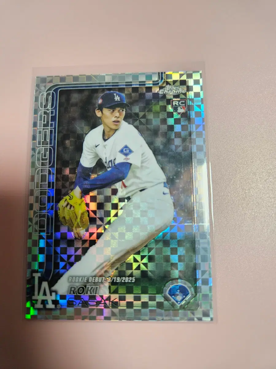 로키 사사키 2025 Topps Chrome 리플렉터 루키