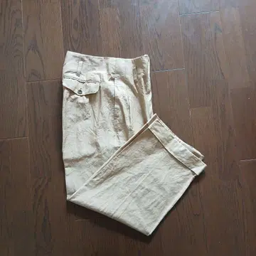 마가렛 하우엘 코튼 린넨 턱 포함 센터 프레스 팬츠