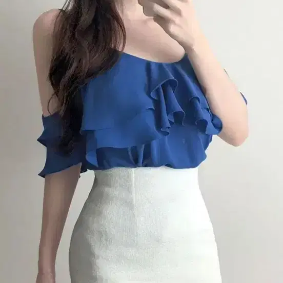가나다란 프릴 오프숄더 블루 블라우스